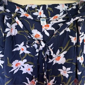 Old Navy Floral Women's Shorts - Navy